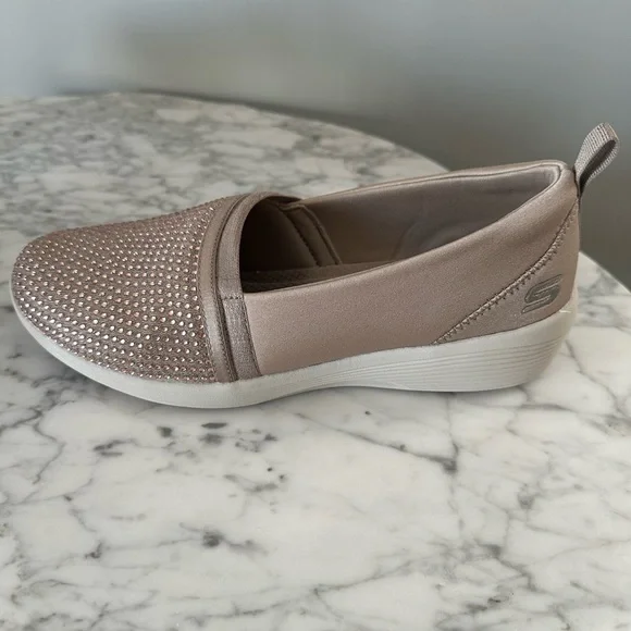 Skechers Taupe Rhinestone Slip-On Sneakers Women’s Memory Foam Size 9.5 - Picture 6 of 11